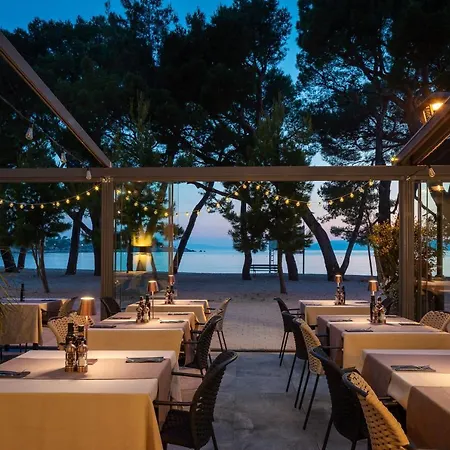9 4* ماكارسكا