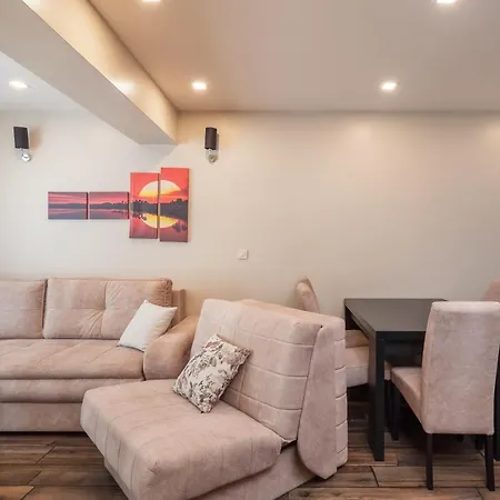 9 Hotel apartamentowy