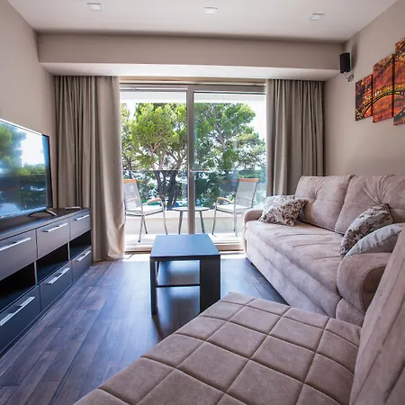 9 Aparthotel