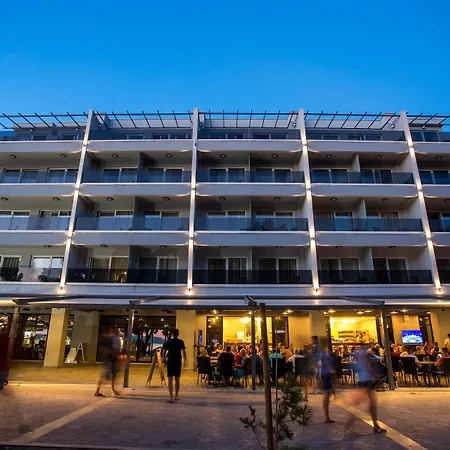 9 4* Makarska