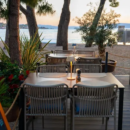 9 Aparthotel 4*