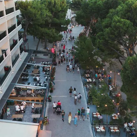 9 Aparthotel Makarska
