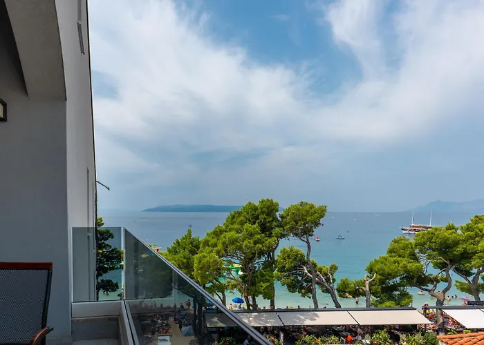 9 Makarska