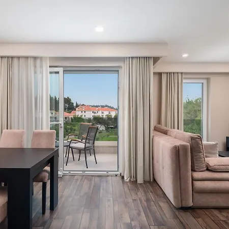 9 Aparthotel
