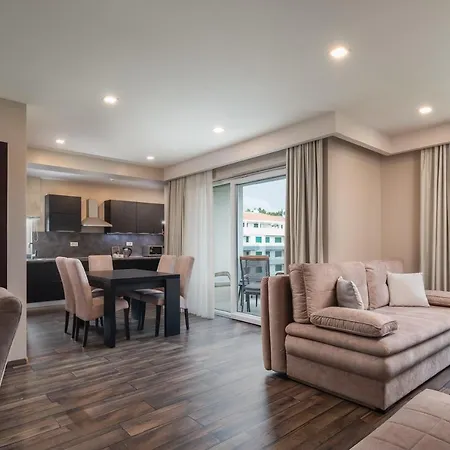 9 Aparthotel Makarska