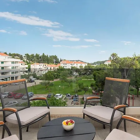 Aparthotel 9 Makarska