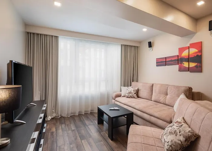 9 Apartahotel 4*