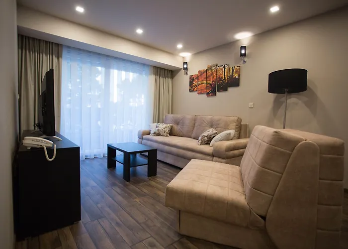9 Apartahotel 4*