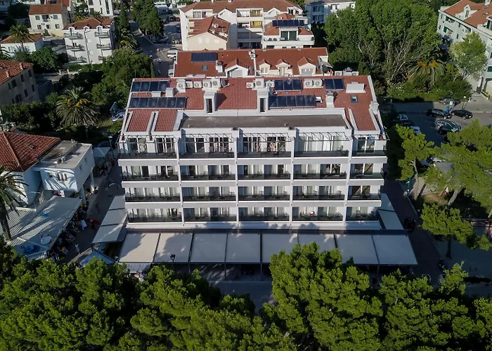 9 Makarska